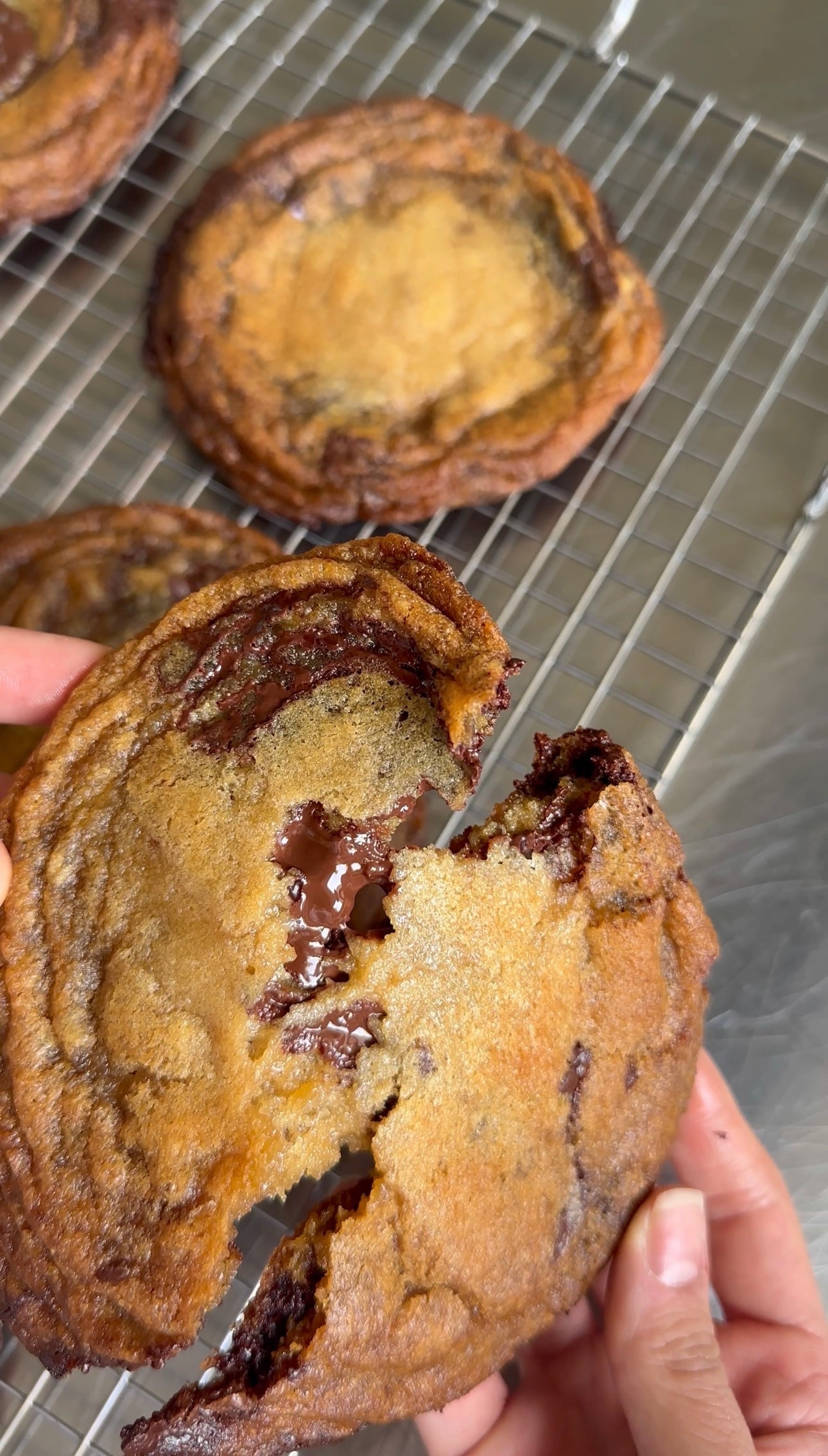 Blonde & Brunette (2 cookies)